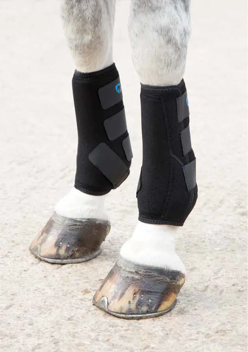 Arma Sports Boots Black